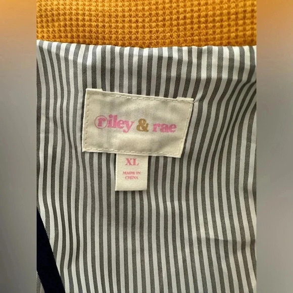 Riley & Rae Women's Harlow Waffle Long Sleeves One Button Blazer Mustard Size XL - Picture 6 of 6